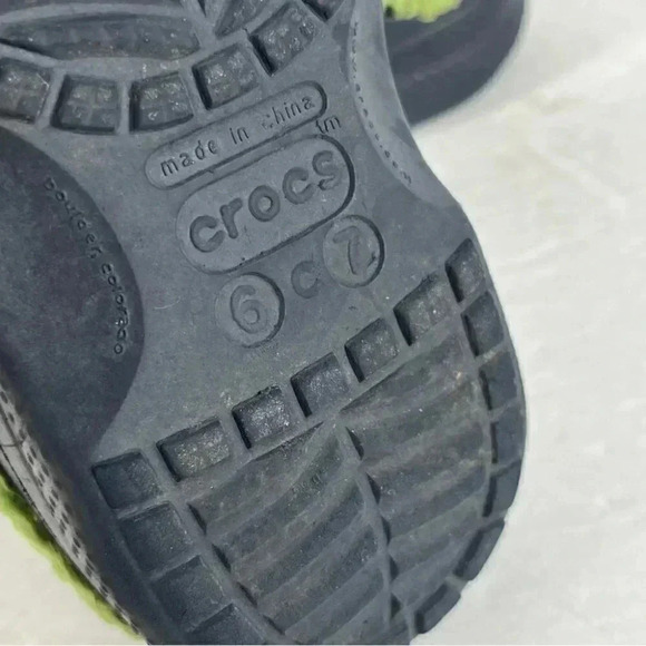 Crocs fleece  lined sandals - Picture 6 of 7